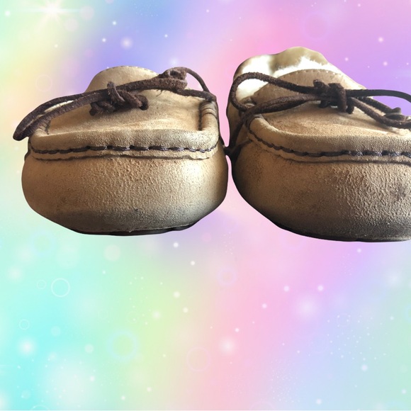 Great Preloved Tan Ugg Moccasins - Size 5.5 - Picture 5 of 6